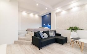 Lux Apartment In White